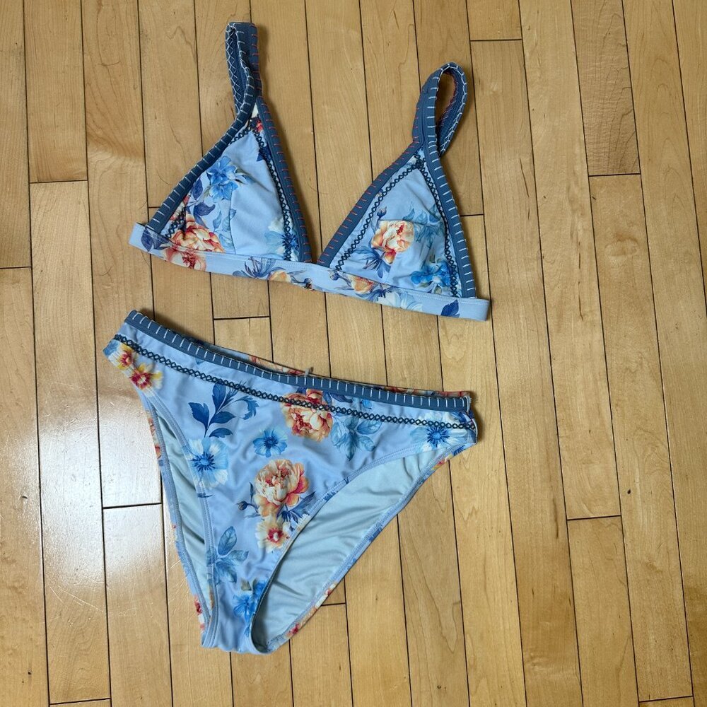 Cupshe Blue Rose Triangle Bikini Top & Standard B… - image 4